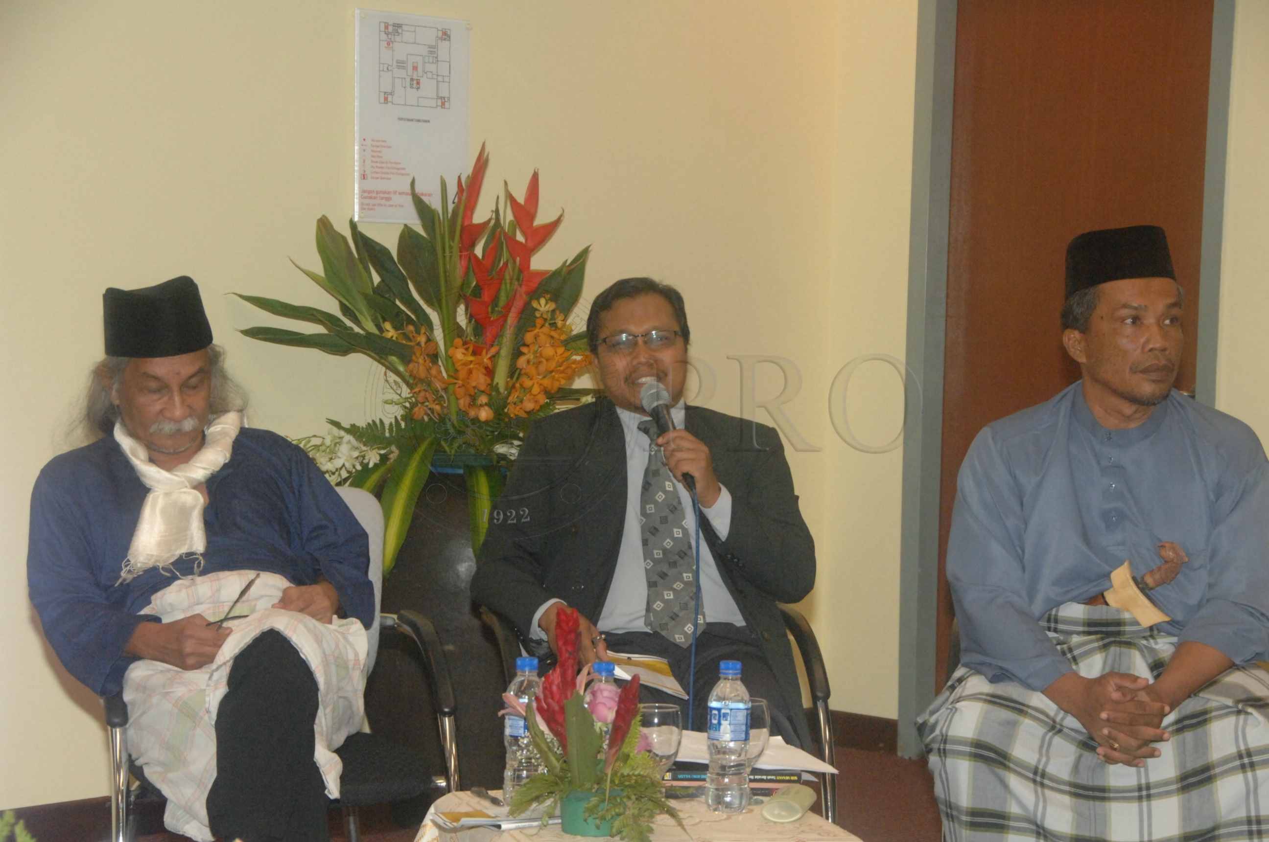 PRO 14 33 WACANA FBA 0247